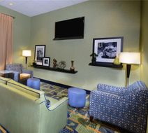 Hampton Inn Roxboro Lobby