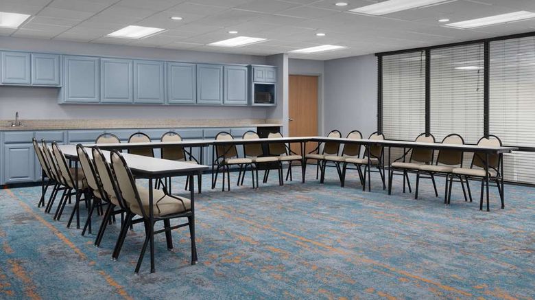 <b>Hampton Inn Russellville Meeting</b>. Images powered by <a href="https://iceportal.shijigroup.com/" title="IcePortal" target="_blank">IcePortal</a>.