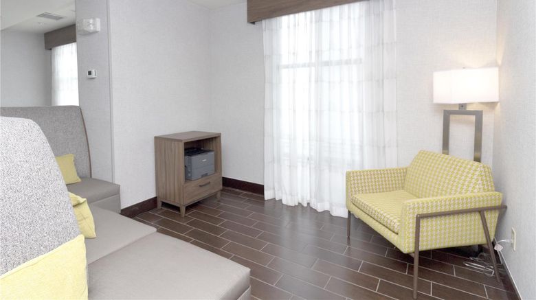 <b>Hampton Inn Rawlins Lobby</b>. Images powered by <a href="https://iceportal.shijigroup.com/" title="IcePortal" target="_blank">IcePortal</a>.