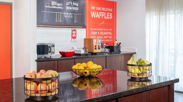 <b>Hampton Inn & Suites Sacramento-Cal Expo Restaurant</b>. Images powered by <a href="https://iceportal.shijigroup.com/" title="IcePortal" target="_blank">IcePortal</a>.