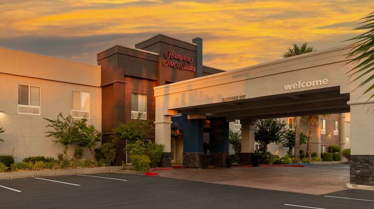 Hampton Inn & Suites Sacramento-Cal Expo Exterior