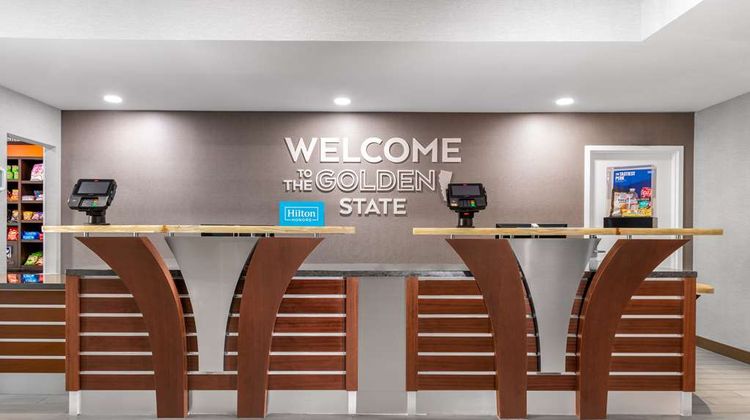 Hampton Inn & Suites Sacramento-Cal Expo Lobby