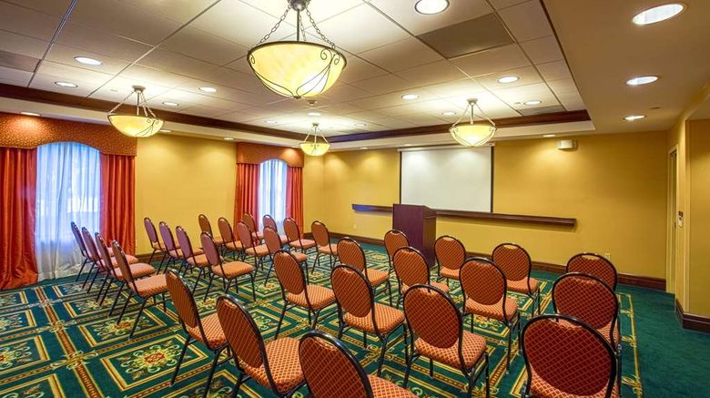 <b>Hampton Inn & Suites Elk Grove Meeting</b>. Images powered by <a href="https://iceportal.shijigroup.com/" title="IcePortal" target="_blank">IcePortal</a>.