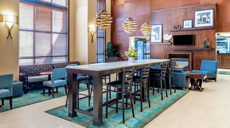Hampton Inn & Suites Elk Grove Lobby