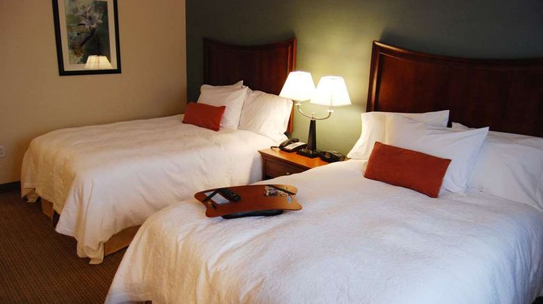 <b>Hampton Inn & Suites Folsom Room</b>. Images powered by <a href="https://iceportal.shijigroup.com/" title="IcePortal" target="_blank">IcePortal</a>.
