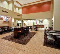 Hampton Inn & Suites Folsom Lobby