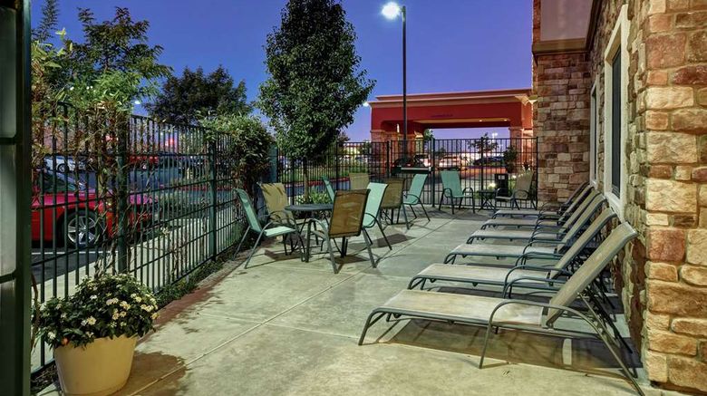 <b>Hampton Inn & Suites Folsom Exterior</b>. Images powered by <a href="https://iceportal.shijigroup.com/" title="IcePortal" target="_blank">IcePortal</a>.