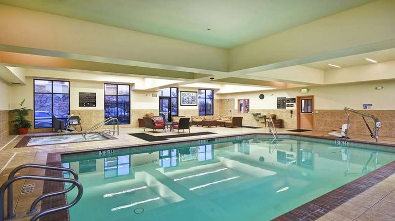 <b>Hampton Inn & Suites Folsom Pool</b>. Images powered by <a href="https://iceportal.shijigroup.com/" title="IcePortal" target="_blank">IcePortal</a>.