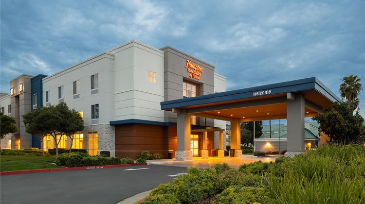Hampton Inn & Suites Sacramento Airport Exterior