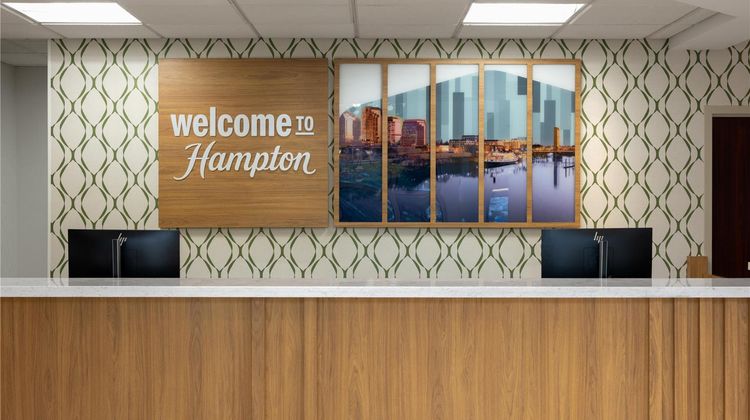 Hampton Inn & Suites Sacramento Airport Lobby