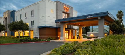 Hampton Inn & Suites Sacramento Airport Exterior
