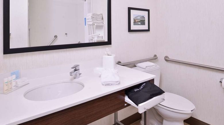 <b>Hampton Inn & Suites Woodland Room</b>. Images powered by <a href="https://iceportal.shijigroup.com/" title="IcePortal" target="_blank">IcePortal</a>.