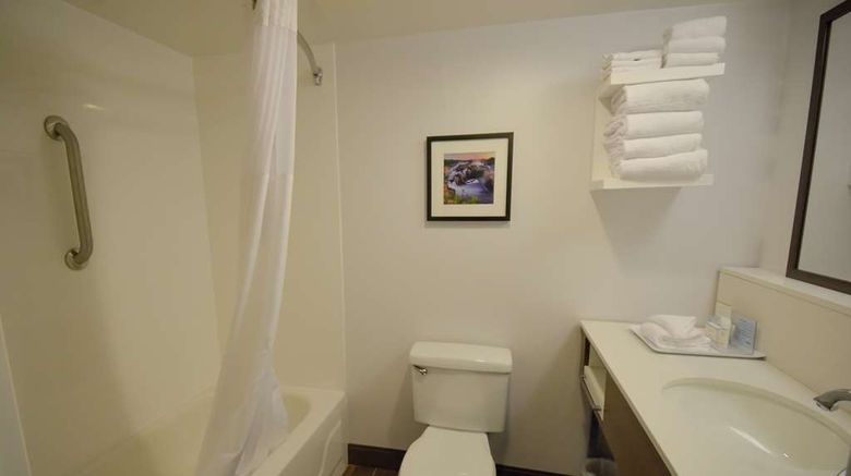 <b>Hampton Inn-Salem Room</b>. Images powered by <a href="https://iceportal.shijigroup.com/" title="IcePortal" target="_blank">IcePortal</a>.