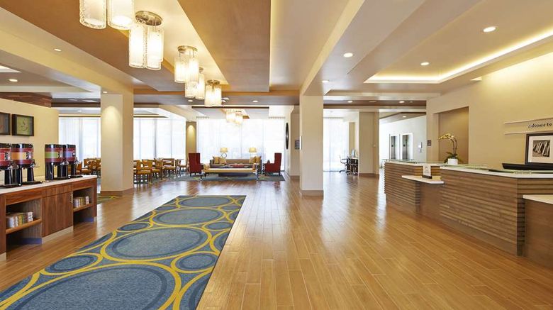 <b>Hampton Inn San Diego/Mission Valley Lobby</b>. Images powered by <a href="https://iceportal.shijigroup.com/" title="IcePortal" target="_blank">IcePortal</a>.