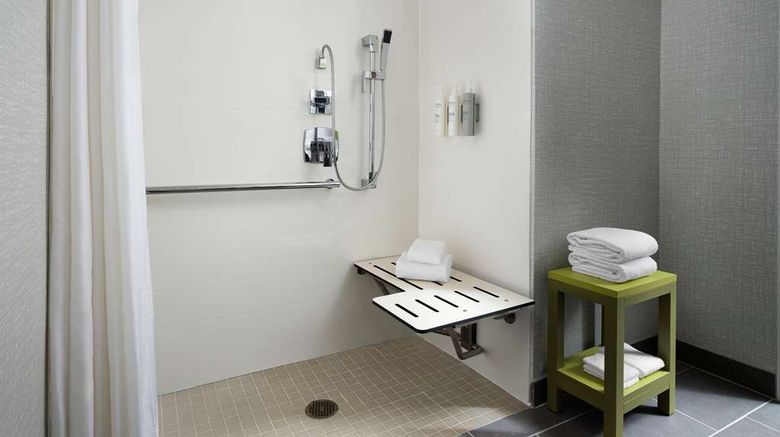 <b>Hampton Inn San Diego/Del Mar Room</b>. Images powered by <a href="https://iceportal.shijigroup.com/" title="IcePortal" target="_blank">IcePortal</a>.