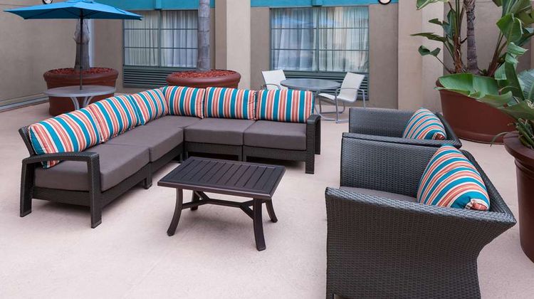Hampton Inn by Hilton Downtown Exterior