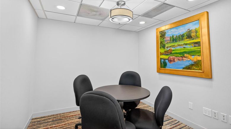<b>Homewood Suites by Hilton Meeting</b>. Images powered by <a href="https://iceportal.shijigroup.com/" title="IcePortal" target="_blank">IcePortal</a>.