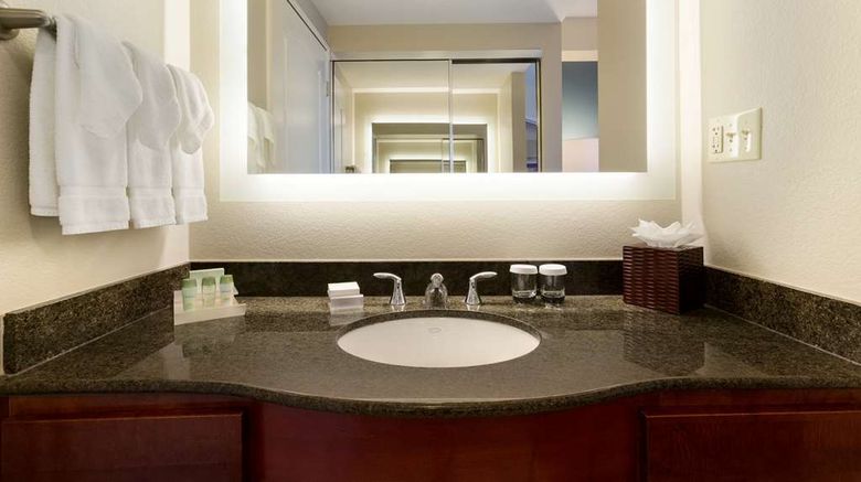 <b>Homewood Suites by Hilton Room</b>. Images powered by <a href="https://iceportal.shijigroup.com/" title="IcePortal" target="_blank">IcePortal</a>.