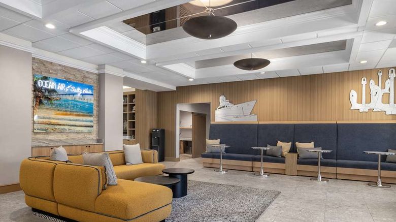 <b>Homewood Suites by Hilton Lobby</b>. Images powered by <a href="https://iceportal.shijigroup.com/" title="IcePortal" target="_blank">IcePortal</a>.