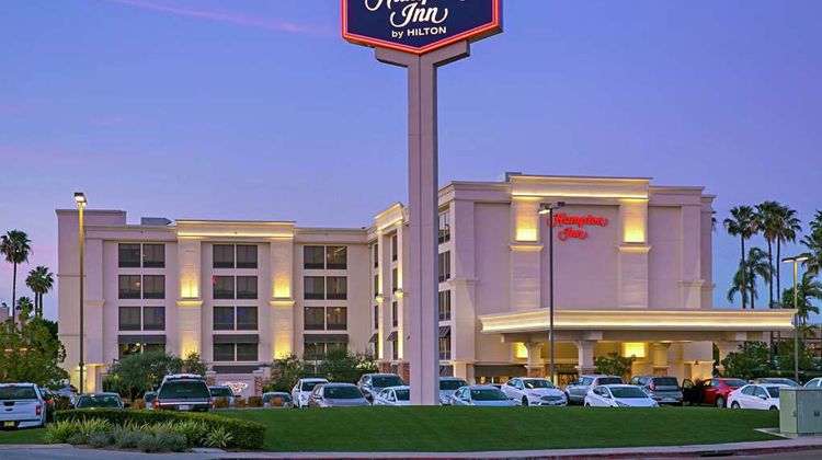 Hampton Inn San Diego Exterior