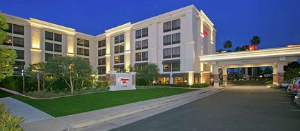 Hampton Inn San Diego Exterior