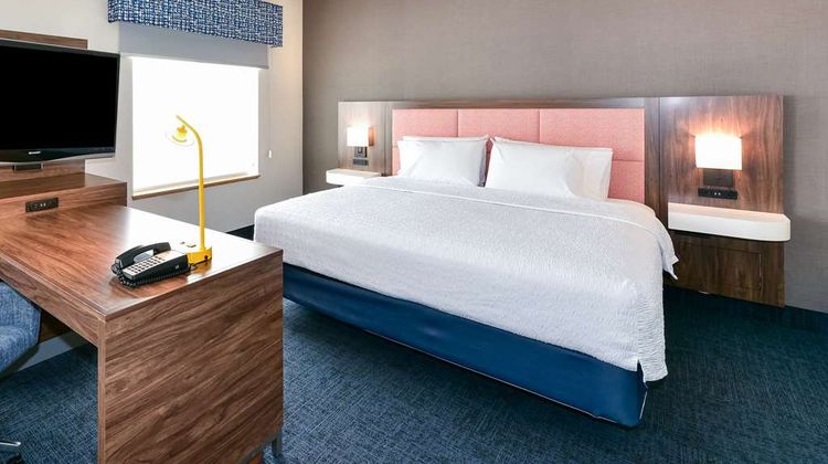 Hampton Inn & Suites Pittsburg Room