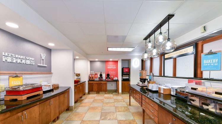 Hampton Inn & Suites Pittsburg Restaurant