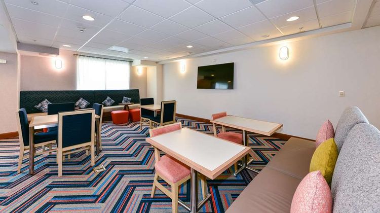 Hampton Inn & Suites Pittsburg Lobby