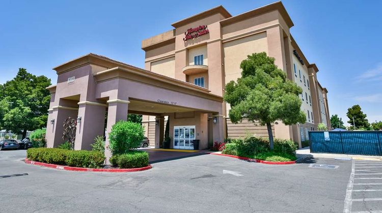 Hampton Inn & Suites Pittsburg Exterior