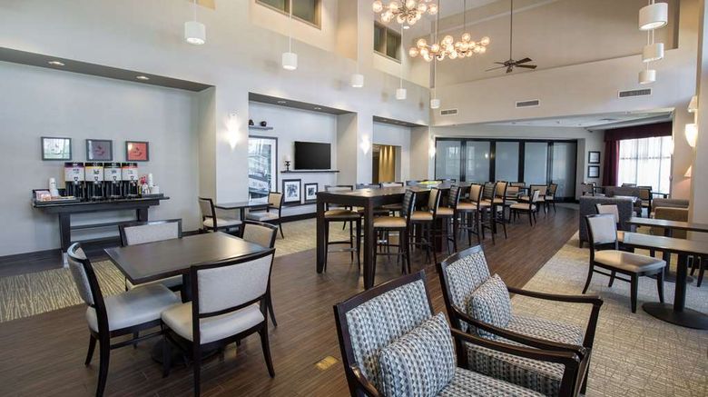 <b>Hampton Inn & Suites San Diego-Poway Lobby</b>. Images powered by <a href="https://iceportal.shijigroup.com/" title="IcePortal" target="_blank">IcePortal</a>.