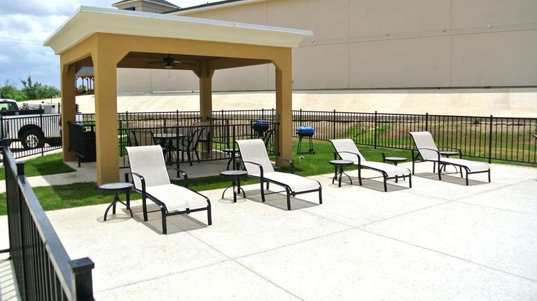 <b>Hampton Inn Carrizo Springs Pool</b>. Images powered by <a href="https://iceportal.shijigroup.com/" title="IcePortal" target="_blank">IcePortal</a>.