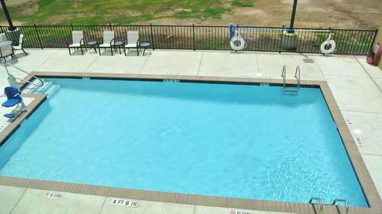 Hampton Inn Carrizo Springs Pool