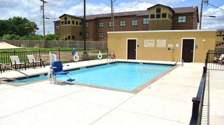 Hampton Inn Carrizo Springs Pool