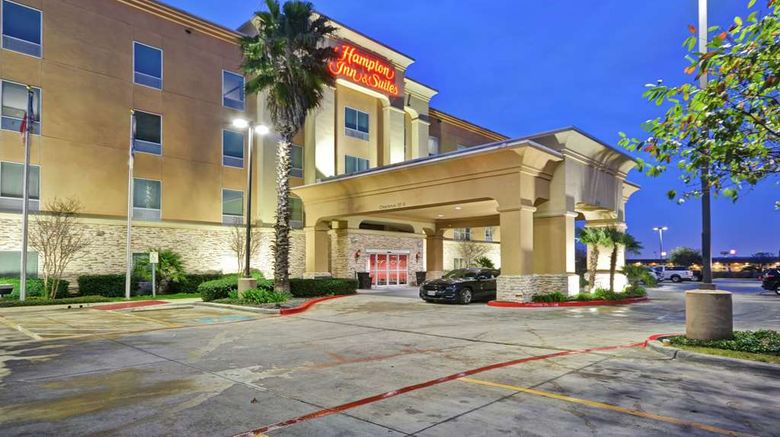 Hampton Inn  and  Suites Northeast I-35 Exterior. Images powered by <a href="https://iceportal.shijigroup.com" target="_blank" rel="noopener">Ice Portal</a>.