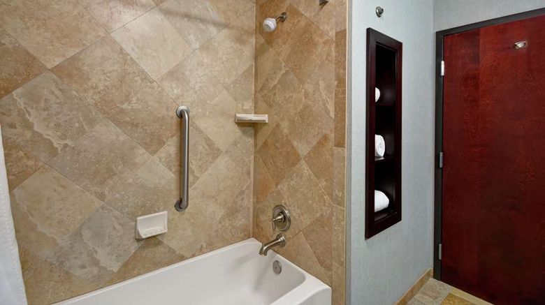 <b>Hampton Inn & Suites Northeast I-35 Room</b>. Images powered by <a href="https://iceportal.shijigroup.com/" title="IcePortal" target="_blank">IcePortal</a>.