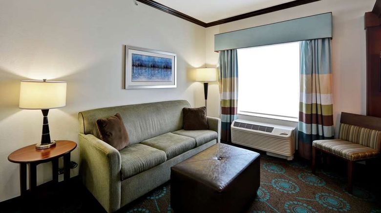 <b>Hampton Inn & Suites Northeast I-35 Room</b>. Images powered by <a href="https://iceportal.shijigroup.com/" title="IcePortal" target="_blank">IcePortal</a>.