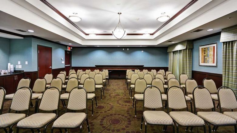 <b>Hampton Inn & Suites Northeast I-35 Meeting</b>. Images powered by <a href="https://iceportal.shijigroup.com/" title="IcePortal" target="_blank">IcePortal</a>.