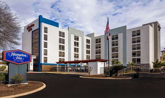 Hampton Inn San Antonio River Walk Area Exterior