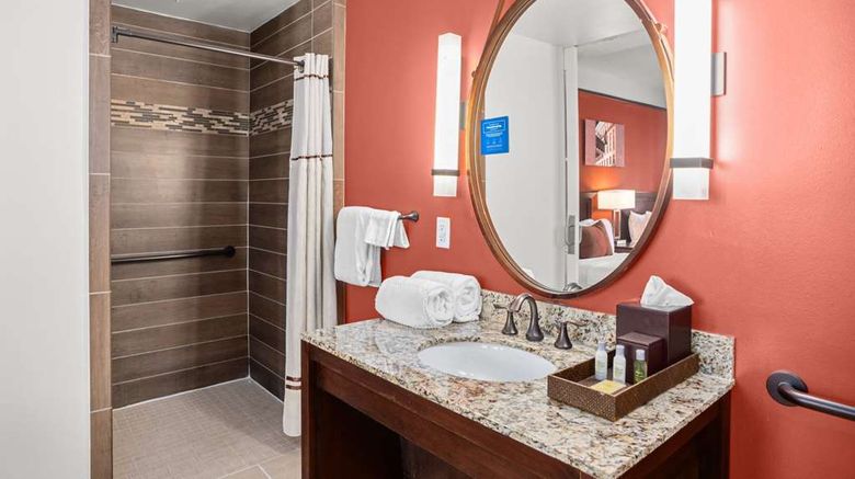 <b>Emily Morgan Hotel DoubleTree by Hilton Room</b>. Images powered by <a href="https://iceportal.shijigroup.com/" title="IcePortal" target="_blank">IcePortal</a>.