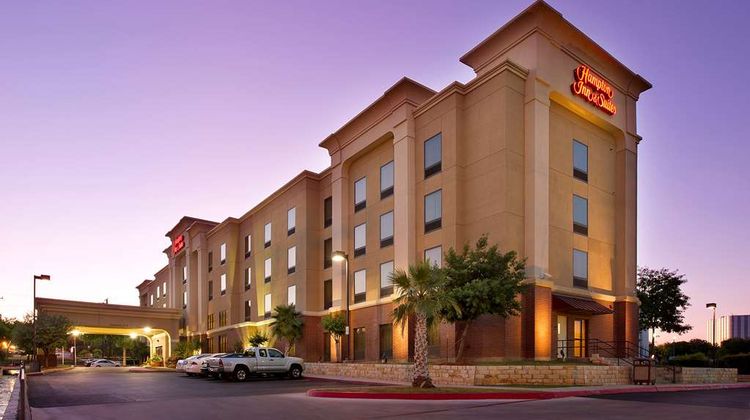 Hampton Inn & Suites San Antonio-Airport Exterior