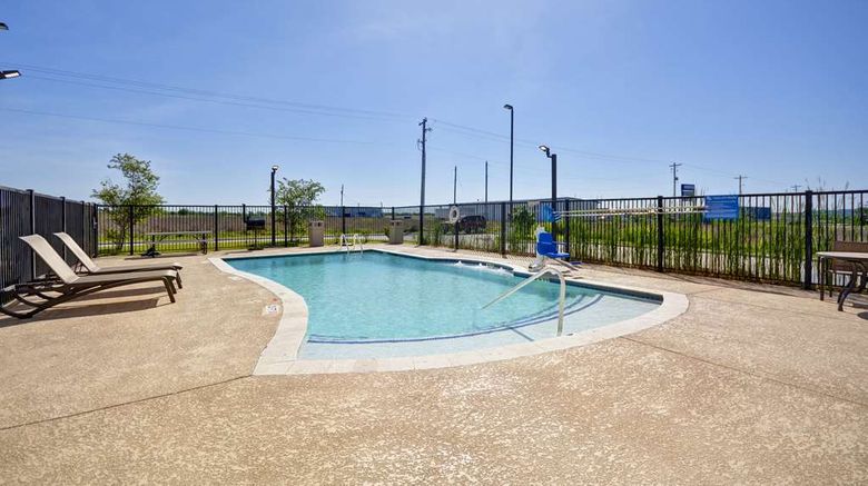 <b>Hampton Inn, Kenedy Pool</b>. Images powered by <a href="https://iceportal.shijigroup.com/" title="IcePortal" target="_blank">IcePortal</a>.