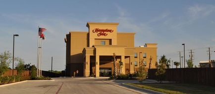 Hampton Inn Pleasanton Exterior
