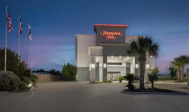Hampton Inn Pleasanton Exterior