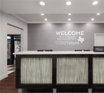 Hampton Inn Pleasanton Lobby