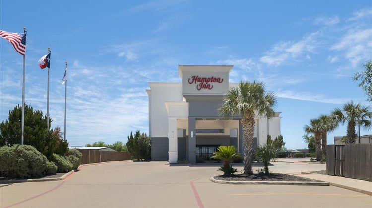 Hampton Inn Pleasanton Exterior