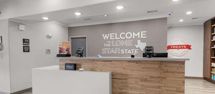 Hampton Inn Seguin Lobby
