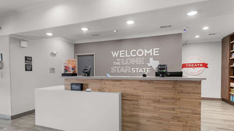 <b>Hampton Inn Seguin Lobby</b>. Images powered by <a href="https://iceportal.shijigroup.com/" title="IcePortal" target="_blank">IcePortal</a>.