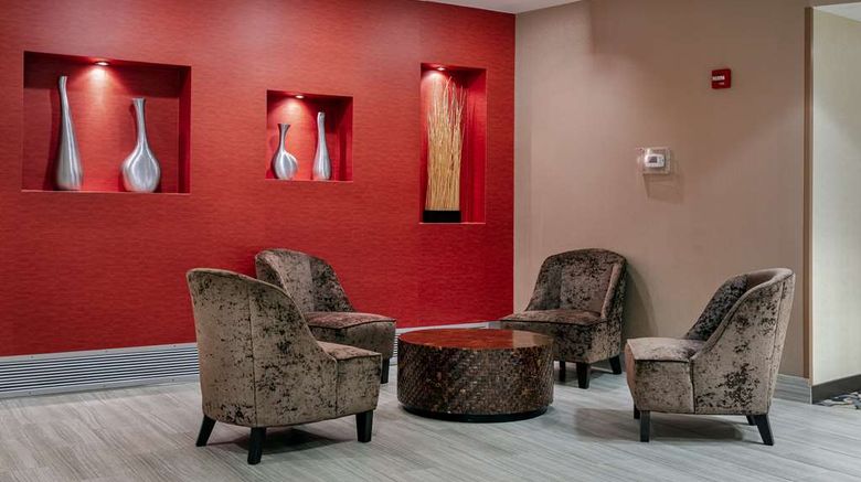 <b>DoubleTree by Hilton Savannah Airport Lobby</b>. Images powered by <a href="https://iceportal.shijigroup.com/" title="IcePortal" target="_blank">IcePortal</a>.