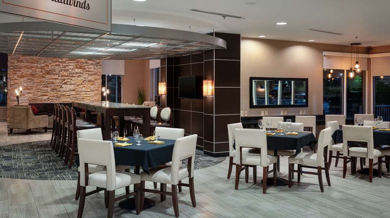 <b>DoubleTree by Hilton Savannah Airport Restaurant</b>. Images powered by <a href="https://iceportal.shijigroup.com/" title="IcePortal" target="_blank">IcePortal</a>.