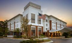 DoubleTree by Hilton Savannah Airport